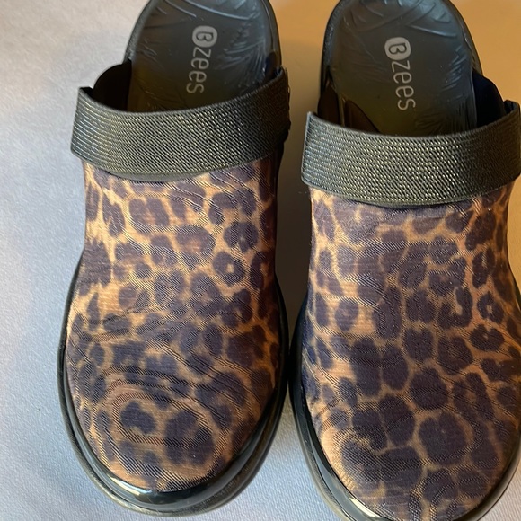 bzees leopard print shoes